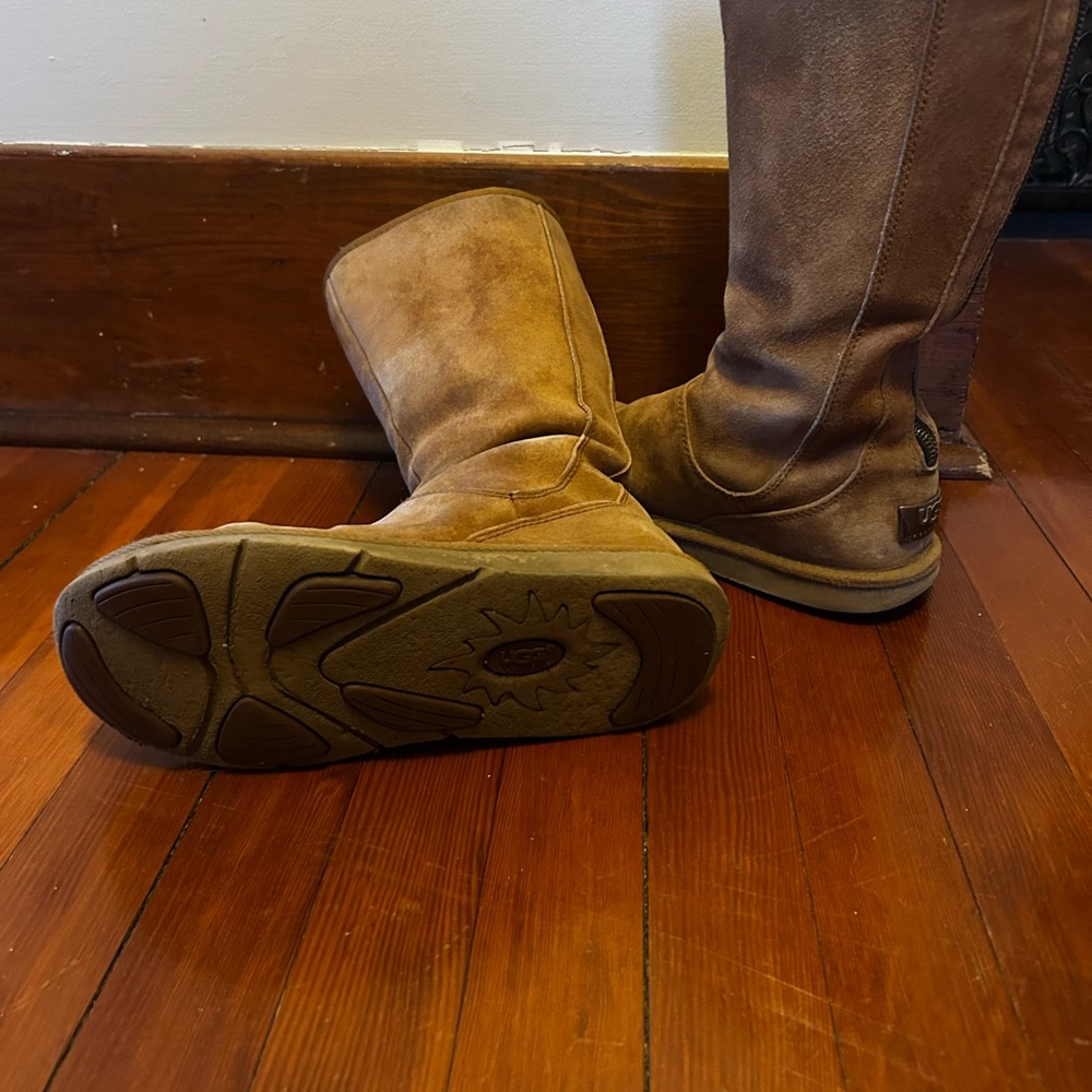UGG Brown Winter Boots - Picture 2 of 4